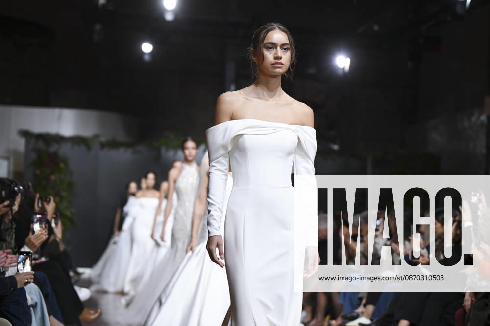 A model parades with design Jaime Jarque during ATELIER COUTURE – 16.ª edición, Fashion Week in Real Fabrica de Tapices Madrid Spain - ZUMAs197 20261021_aaa_s197_673