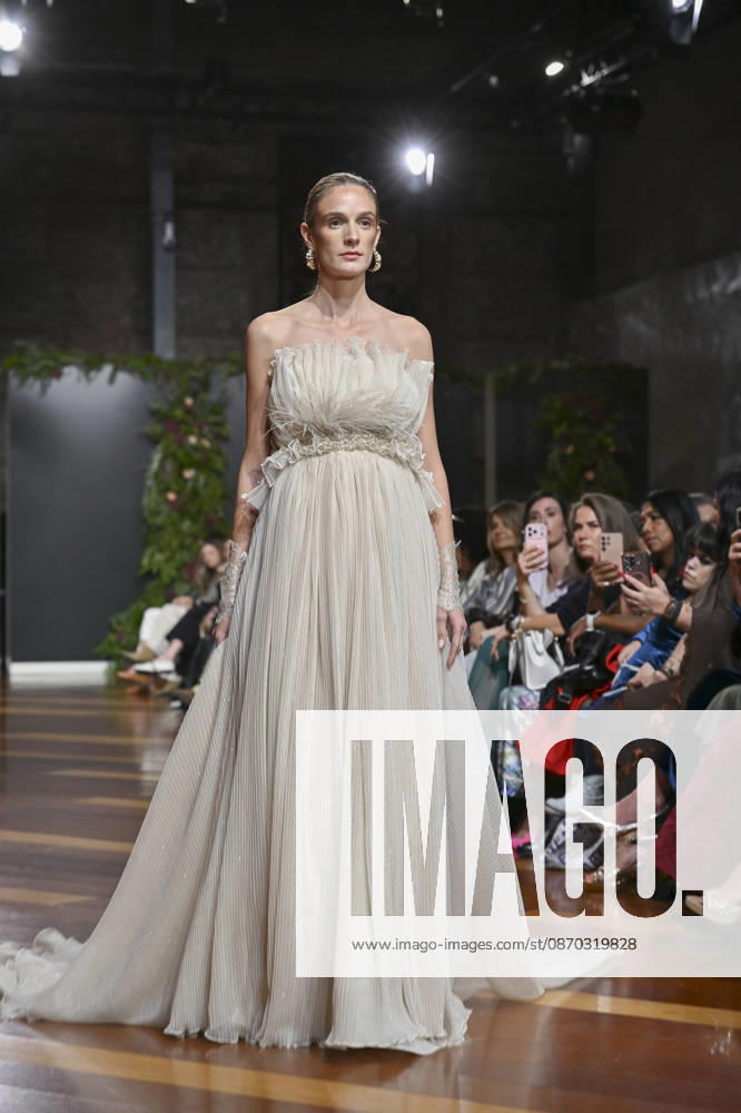 A model parades with design ANMARGO during ATELIER COUTURE – 16.ª edición, Fashion Week in Real Fabrica de Tapices. Madrid Spain - ZUMAs197 20261021_aaa_s197_811