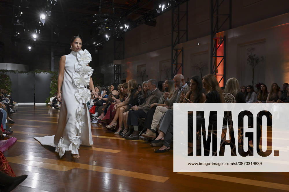 A model parades with design ANMARGO during ATELIER COUTURE – 16.ª edición, Fashion Week in Real Fabrica de Tapices. Madrid Spain - ZUMAs197 20261021_aaa_s197_805