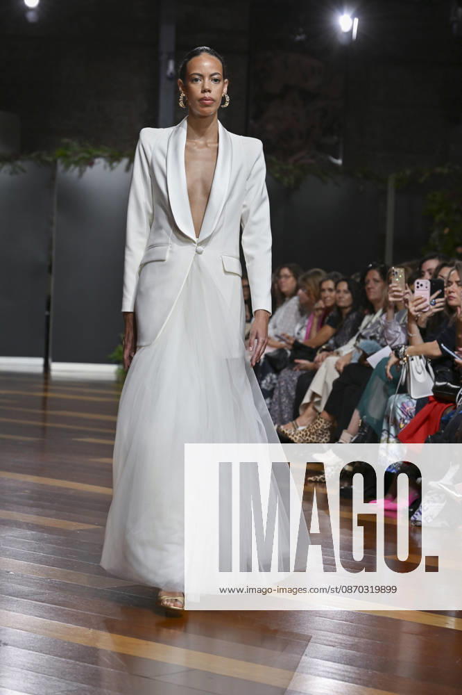 A model parades with design ANMARGO during ATELIER COUTURE 16.Âª edicion, Fashion Week in Real Fabrica de Tapices. Madrid Spain - ZUMAs197 20261021_aaa_s197_822