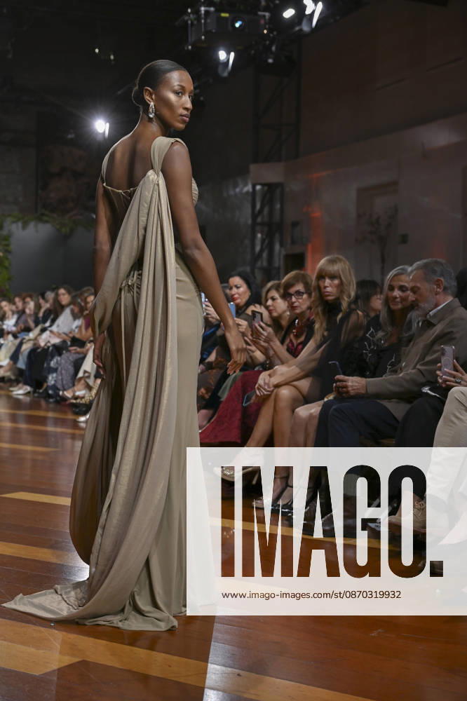 A model parades with design ANMARGO during ATELIER COUTURE 16.Âª edicion, Fashion Week in Real Fabrica de Tapices. Madrid Spain - ZUMAs197 20261021_aaa_s197_824