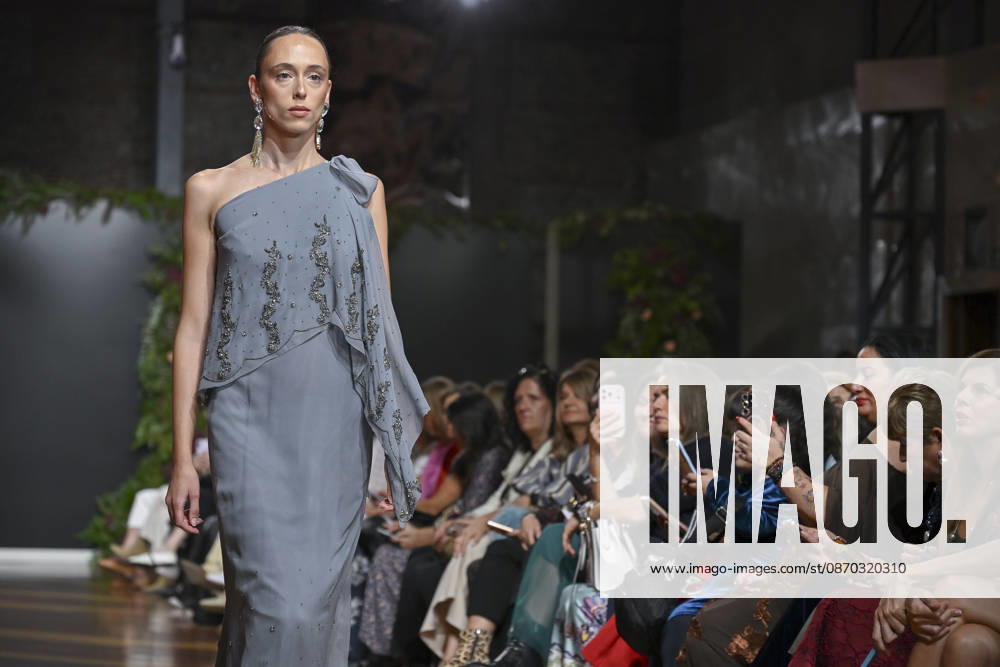 A model parades with design ANMARGO during ATELIER COUTURE – 16.ª edición, Fashion Week in Real Fabrica de Tapices. Madrid Spain - ZUMAs197 20261021_aaa_s197_776