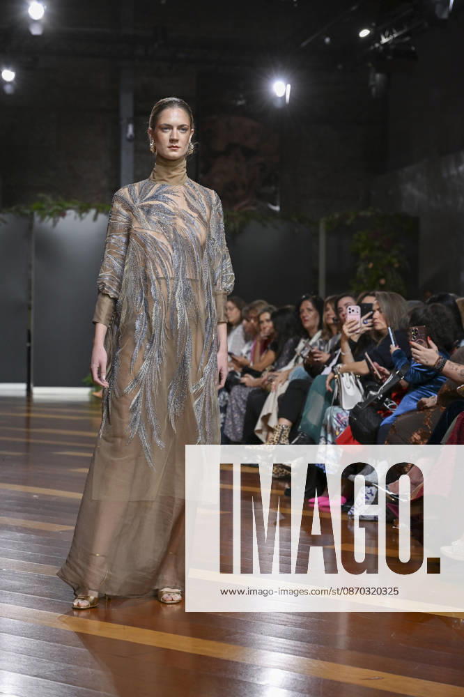 A model parades with design ANMARGO during ATELIER COUTURE – 16.ª edición, Fashion Week in Real Fabrica de Tapices. Madrid Spain - ZUMAs197 20261021_aaa_s197_773