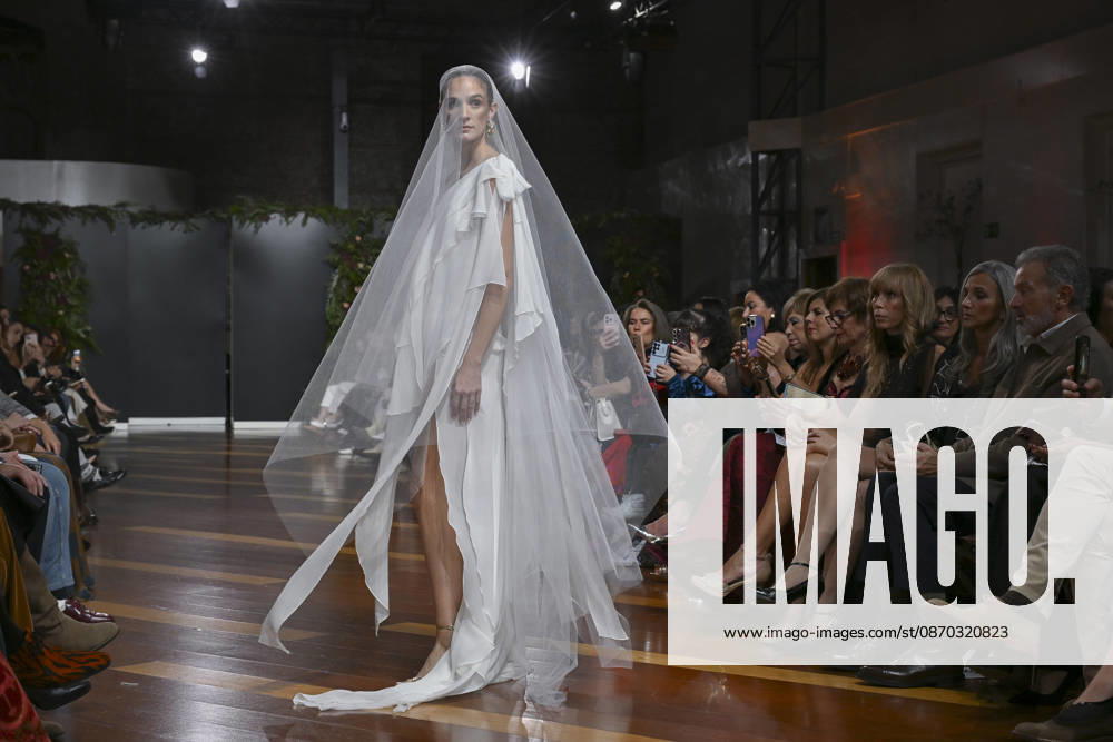 A model parades with design ANMARGO during ATELIER COUTURE – 16.ª edición, Fashion Week in Real Fabrica de Tapices. Madrid Spain - ZUMAs197 20261021_aaa_s197_761