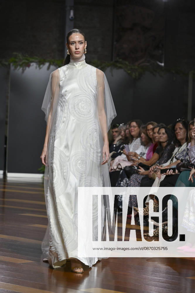 A model parades with design ANMARGO during ATELIER COUTURE – 16.ª edición, Fashion Week in Real Fabrica de Tapices. Madrid Spain - ZUMAs197 20261021_aaa_s197_755