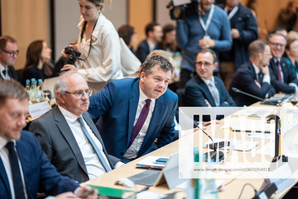 Auftakt Beginn der MPK - Sven Schulze, geschäftsführender Ministerpräsident Sachsen-Anhalt;Konferenz der Regierungschefs der Länder Ministerpräsidentenkonferenz MPK in Berlin, Berlin Berlin Deutschland Bundesratsgebäude