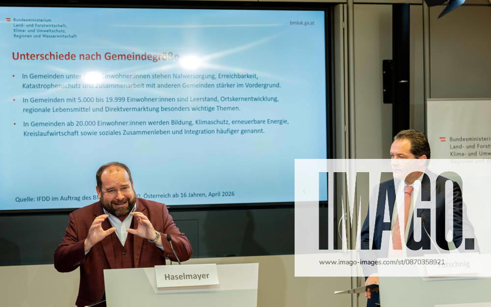 2026-10-22-Präsentation im BMLUK Geschäftsführer Haselmayer (IFDD) und Bundesminister für Land- und Forstwirtschaft, Klima- und Umweltschutz, Regionen und Wasserwirtschaft Norbert Totschnig (ÖVP) am 22. Oktober 2026 bei der Präsentation einer Studie zu Lebensqualität in Gemeinden und Perspektiven für lebendige Regionen im Bundesministerium für Land- und Forstwirtschaft, Klima- und Umweltschutz, Regionen und Wasserwirtschaft in Wien, Wien, Österreich .