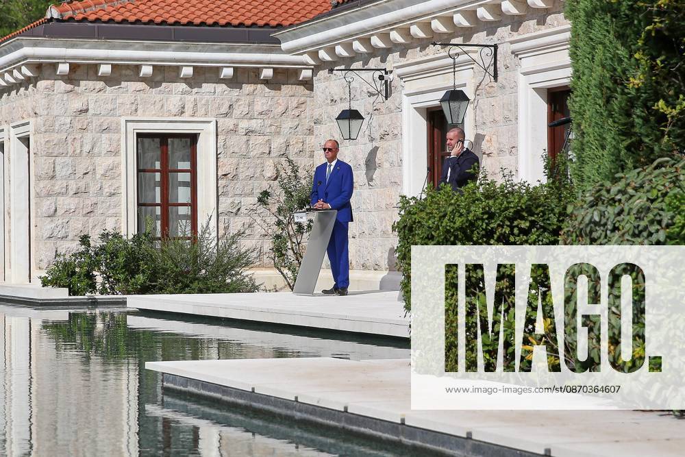 Sveti Stefan, Montenegro, 22.10.2026: Auslandsreise des Kanzlers zum Berlin Prozess -Gipfel: Pressekonferenz mit Bundeskanzler Friedrich Merz (CDU) und dem Premierminister von Montenegro Milojko Spajic
