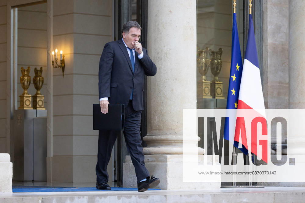 Weekly Cabinet Meeting - Paris Transports Minister Philippe Tabarot leaves after attending the weekly cabinet meeting at the Elysee Palace in Paris on October 22, 2026. Photo by Raphael Lafargue ABACAPRESS.COM Paris France