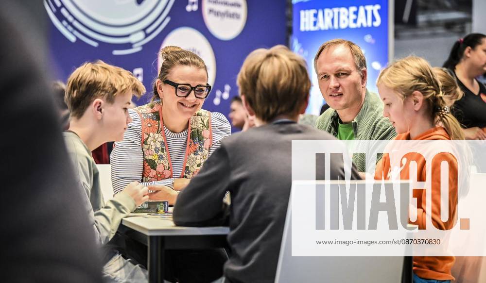 Spielen Cascadia Bergseen am Donnerstag, dem 10 22 2026. Erster Tag der Spielemesse Essen. Die SPIEL Essen findet vom 22. bis 25. Oktober 2026 auf dem Gelände der Messe Essen statt Deutschland NRW Essen