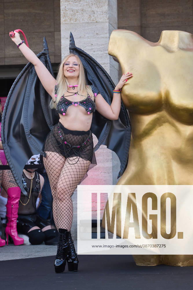 Mika Nox. Eroeffnung der 29. Erotikmesse VENUS auf der Messe Berlin am 22.10.2026. 29.VENUS