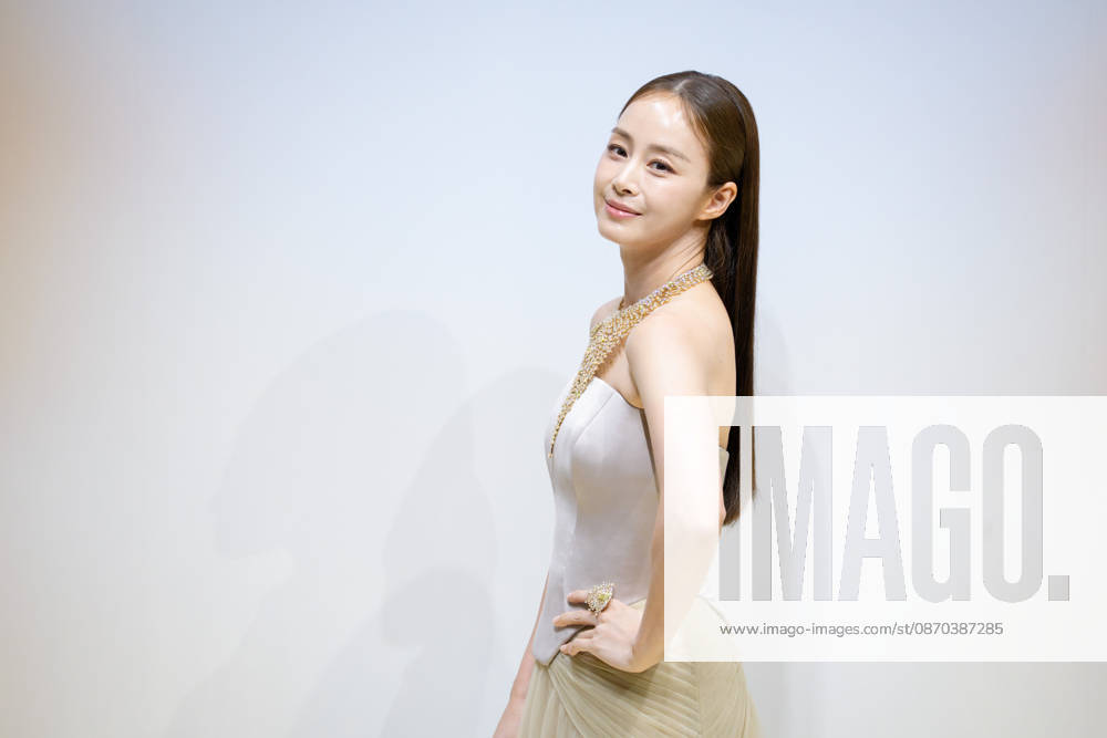 Monsieur FRED Golden Light photocall SEOUL, SOUTH KOREA, OCTOBER 22: South Korean actress Kim Tae-hee poses during a photocall for FRED s Monsieur FRED Golden Light high jewelry collection celebrating the brand s 90th anniversary at Seoul Auction Gangnam Center in Seoul, South Korea on October 22, 2026. Seoul Seoul Auction Gangnam Center South Korea 8294_288050