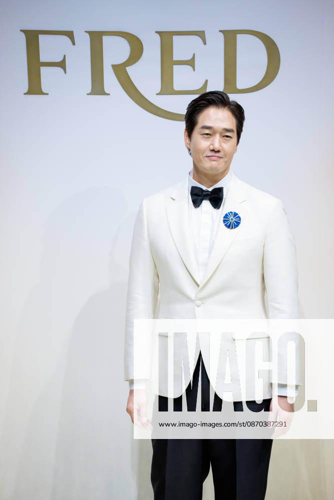 Monsieur FRED Golden Light photocall SEOUL, SOUTH KOREA, OCTOBER 22: South Korean actor Yoo Ji-tae poses during a photocall for FRED s Monsieur FRED Golden Light high jewelry collection celebrating the brand s 90th anniversary at Seoul Auction Gangnam Center in Seoul, South Korea on October 22, 2026. Seoul Seoul Auction Gangnam Center South Korea 8294_288053