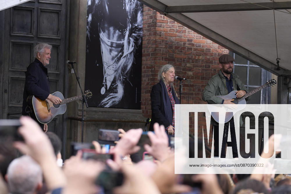 Patti Smith attended a tribute in her honour where more than 3,000 people sang along to People Have the Power at Fabrica de Armas de La Vega on October 22, 2026 in Oviedo, Spain Oviedo Spain - ZUMAg15_ 20261022_zaf_g15_045