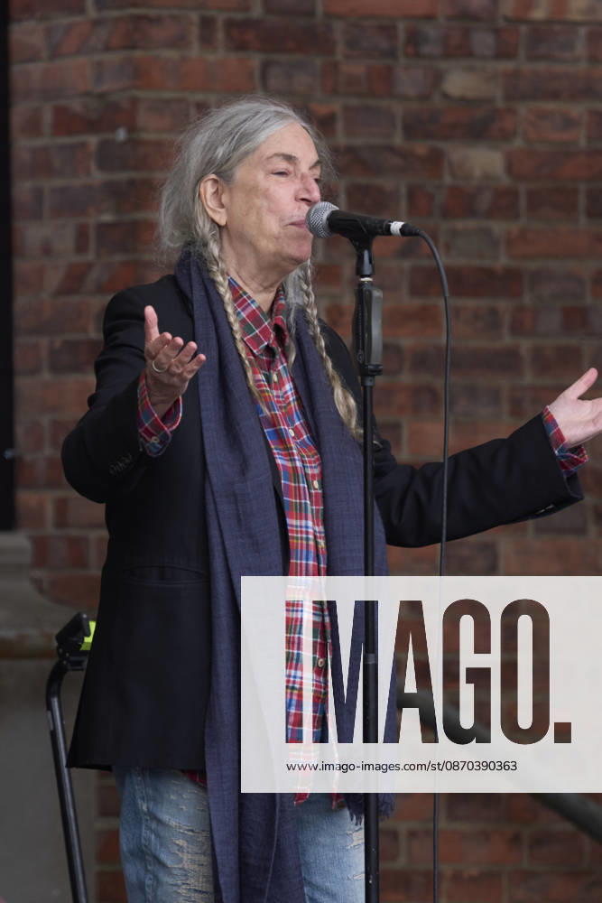 Patti Smith attended a tribute in her honour where more than 3,000 people sang along to People Have the Power at Fabrica de Armas de La Vega on October 22, 2026 in Oviedo, Spain Oviedo Spain - ZUMAg15_ 20261022_zaf_g15_053