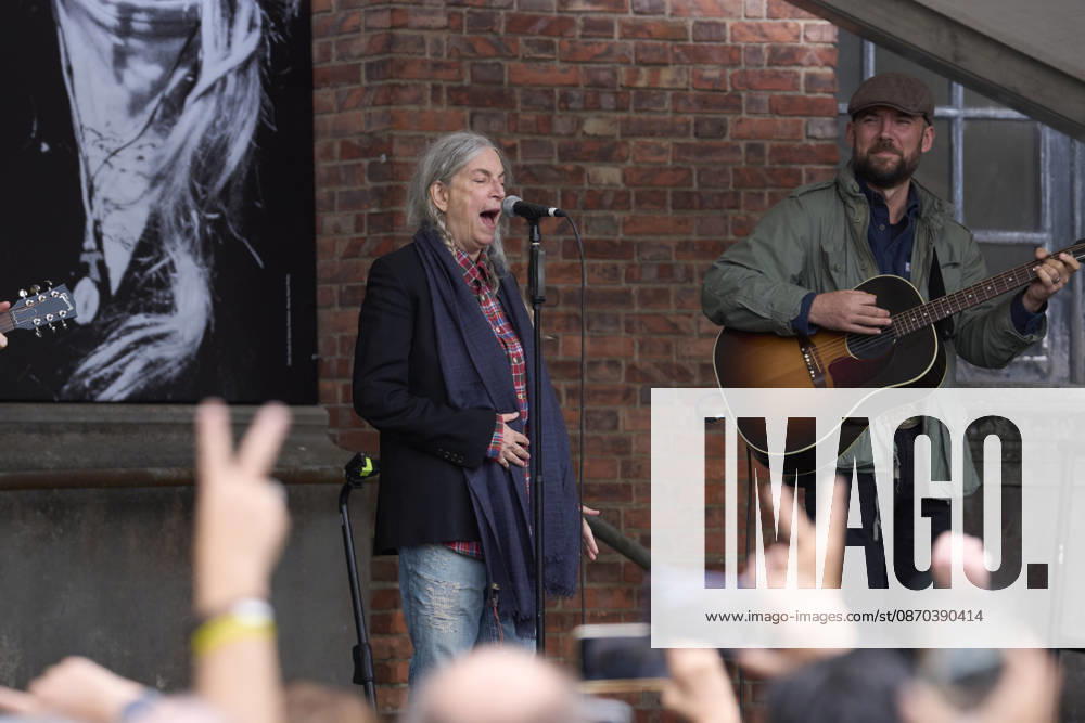 Patti Smith attended a tribute in her honour where more than 3,000 people sang along to People Have the Power at Fabrica de Armas de La Vega on October 22, 2026 in Oviedo, Spain Oviedo Spain - ZUMAg15_ 20261022_zaf_g15_071