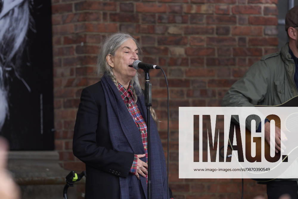 Patti Smith attended a tribute in her honour where more than 3,000 people sang along to People Have the Power at Fabrica de Armas de La Vega on October 22, 2026 in Oviedo, Spain Oviedo Spain - ZUMAg15_ 20261022_zaf_g15_072