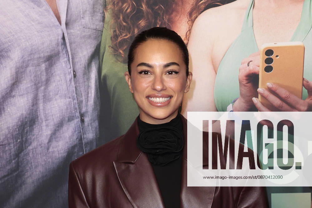 Gizem Emre during the premiere of Der perfekte Urlaub at Zoo Palast on October 22, 2026 in Berlin, Germany Der Perfekte Urlaub Premiere in Berlin, Germany