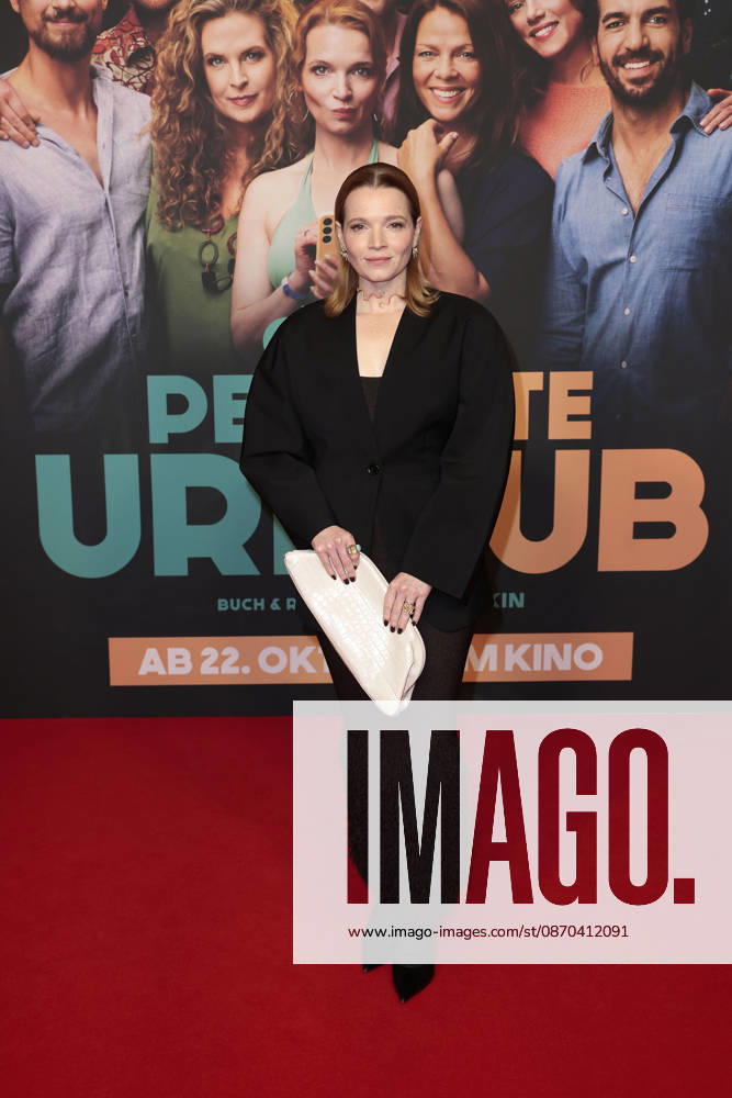 Karoline Herfurth during the premiere of Der perfekte Urlaub at Zoo Palast on October 22, 2026 in Berlin, Germany Der Perfekte Urlaub Premiere in Berlin, Germany