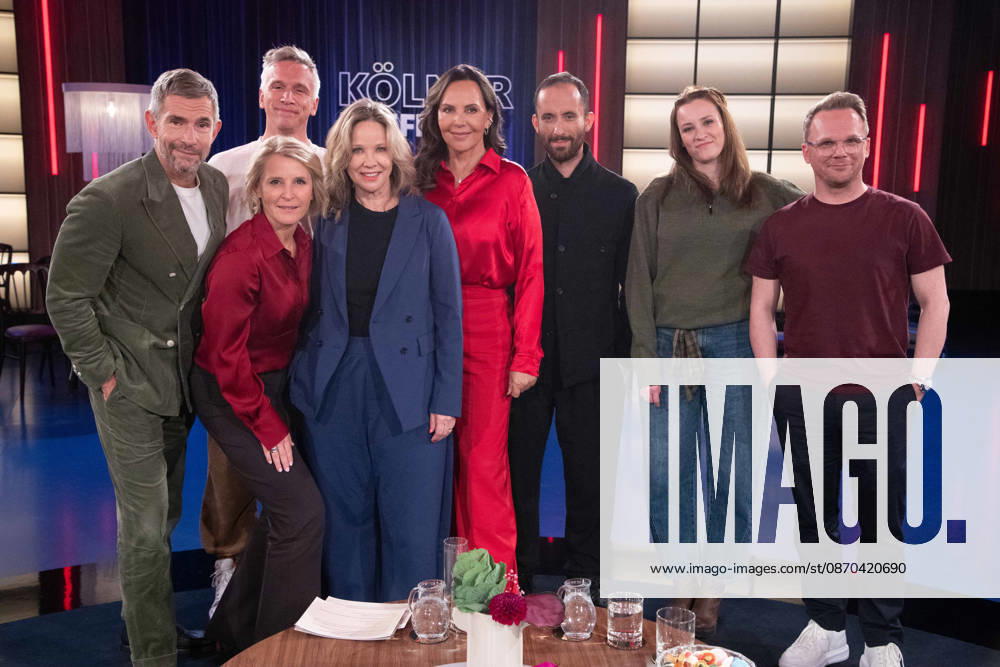 Von links: Micky BEISENHERZ, Moderator, Susan LINK, Moderatorin, Bastian Basti CAMPMANN, Saenger der Band Casalla, Ann-Kathrin KRAMER, Schauspielerin, Natascha OCHSENKNECHT, ehem. Model, Igor LEVIT, Pianist, Musiker, Jennifer SPRINGER, Influencerin, Ralf SCHMITZ, Comedian, Schauspieler, zu Gast in der Sendung ,,Koelner Treff,, im WDR Fernsehen