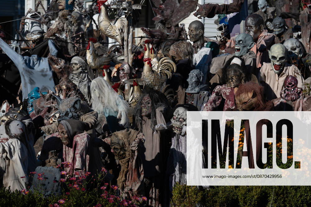 Handmade Zombies Take Over New Jersey Home for Halloween HAWTHORNE, NEW JERSEY - OCTOBER 22: A Halloween display featuring handmade zombies transforms the front lawn and roof of a home on Lafayette Avenue on October 22, 2026, in Hawthorne, New Jersey. Homeowner Tony Rodrigues creates the figures from scratch, incorporating 3D-printed faces into many of the designs. Inspired by Michael Jackson’s Thriller music video, Rodrigues has maintained the Halloween decoration tradition for more than a decade, turning his property into a seasonal attraction for visitors. Lokman Vural Elibol Anadolu New Jersey United States. Editorial use only. Please get in touch for any other usage.