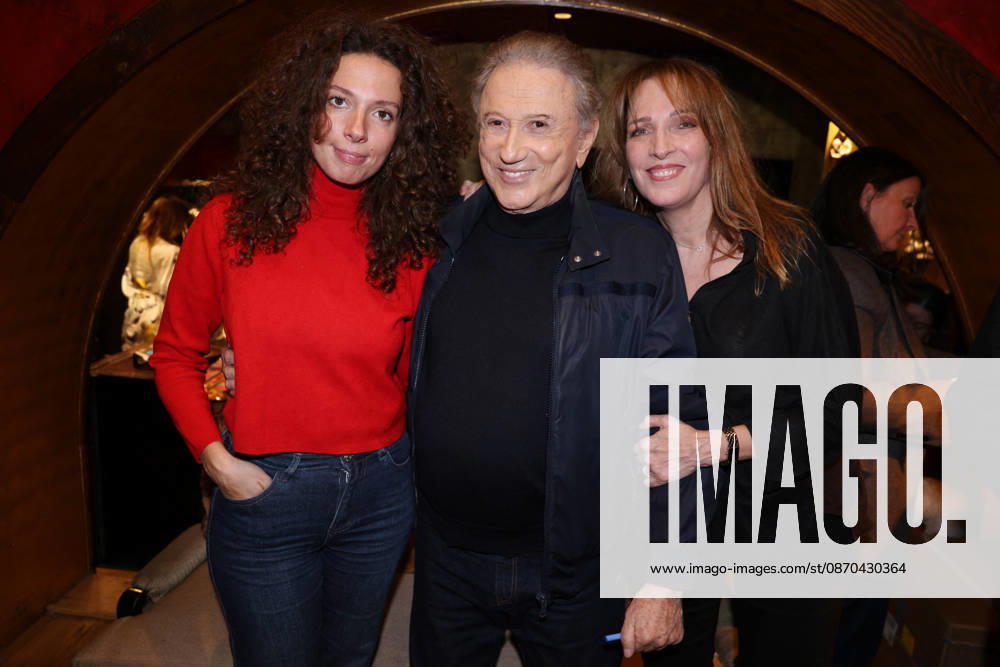 Exclusive - Michel Drucker book launch - Paris Exclusive - Michel Drucker, his daughter Stéfanie Jarre and his granddaughter Rebecca Chateau attend Michel Drucker « Je vous ai tant aimés » book launch organized by Five Eyes Production at Buddha Bar, in Paris, France, October 22, 2026. Photo by Jerome Domine ABACAPRESS.COM Paris France