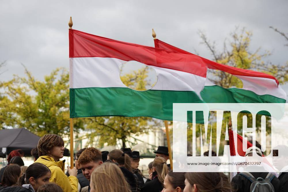 March of the Hungarian Prime Minister s party (Tisza Party) on the eve of the October 23 national holiday, commemorating the 70th anniversary of the 1956 Hungarian Revolution. October 23, 2026, marks the historic 70th anniversary of the 1956 Hungarian Revolution, a nationwide uprising against Soviet occupation and oppressive communist rule. This landmark anniversary is being observed through massive, solemn, and highly modernized nationwide commemorations across Hungary. Budapest Hungary - ZUMAp159 20261022_int_p159_484