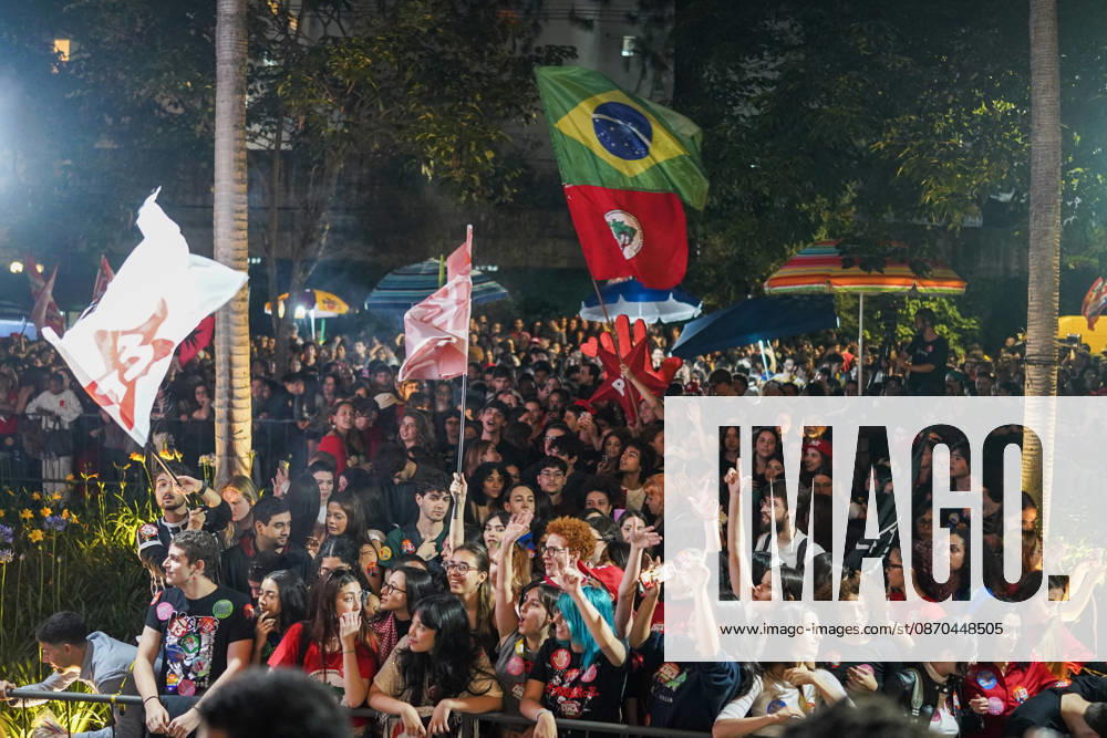 PUC-SP for Democracy held ahead of presidential runoff in Sao Paulo SAO PAULO, BRAZIL - OCTOBER 22: Students, professors, and labor union members gather in SAo Paulo, Brazil, on Thursday, October 22, 2026, to stage the PUC-SP for Democracy mobilization ahead of the high-stakes presidential runoff election. Participants marched through the city to voice support for democratic institutions, the constitution, and the rule of law, with backing from major student organizations such as the National Union of Students (UNE) amid the final stretch of the electoral campaign. Nicolas Hernandez Anadolu Sao Paulo Brazil. Editorial use only. Please get in touch for any other usage.