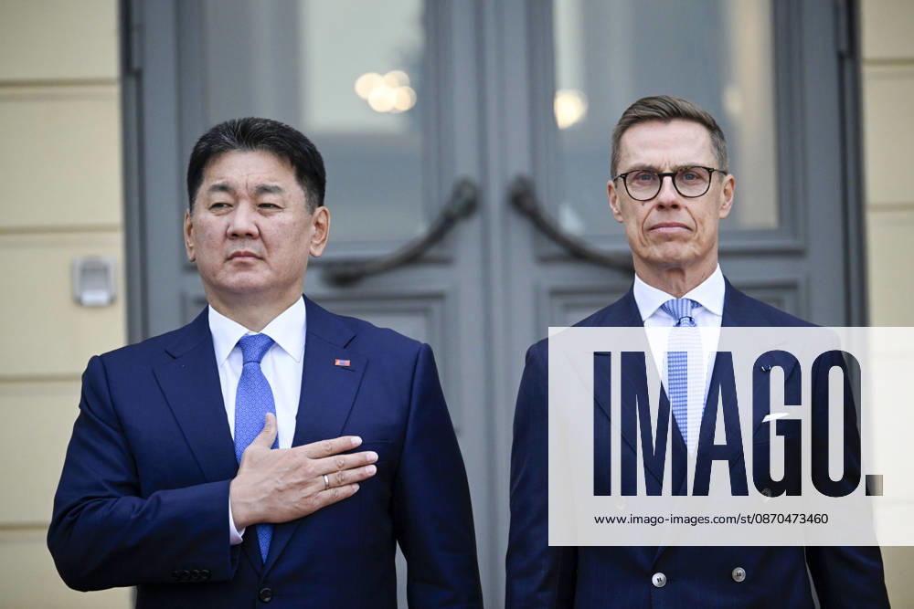 LKS 20261023 Mongolian President Ukhnaa Khurelsukh (left) and Finnish President Alexander Stubb outside the Presidential Palace during the visit of the President of Mongoli in Helsinki, Finland on October 23, 2026. - MARKKU ULANDER Helsinki Finland