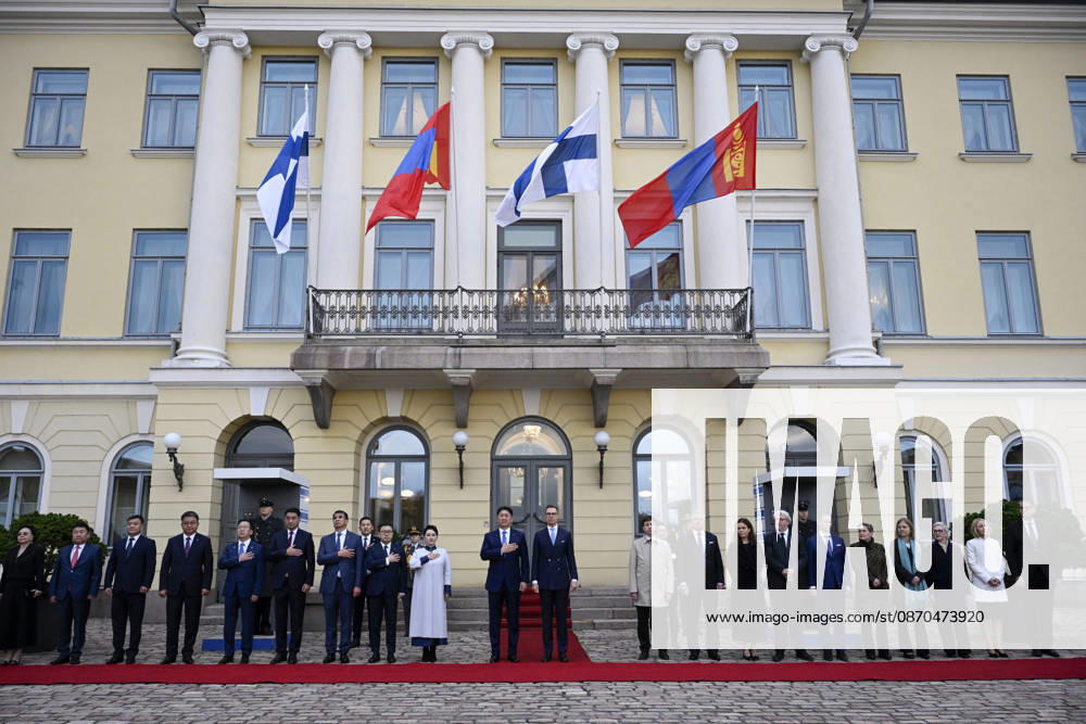 LKS 20261023 Mongolian President Ukhnaa Khurelsukh (middle left) and Finnish President Alexander Stubb outside the Presidential Palace during the welcoming ceremony of the visit of the President of Mongolia in Helsinki, Finland on October 23, 2026. - MARKKU ULANDER Helsinki Finland