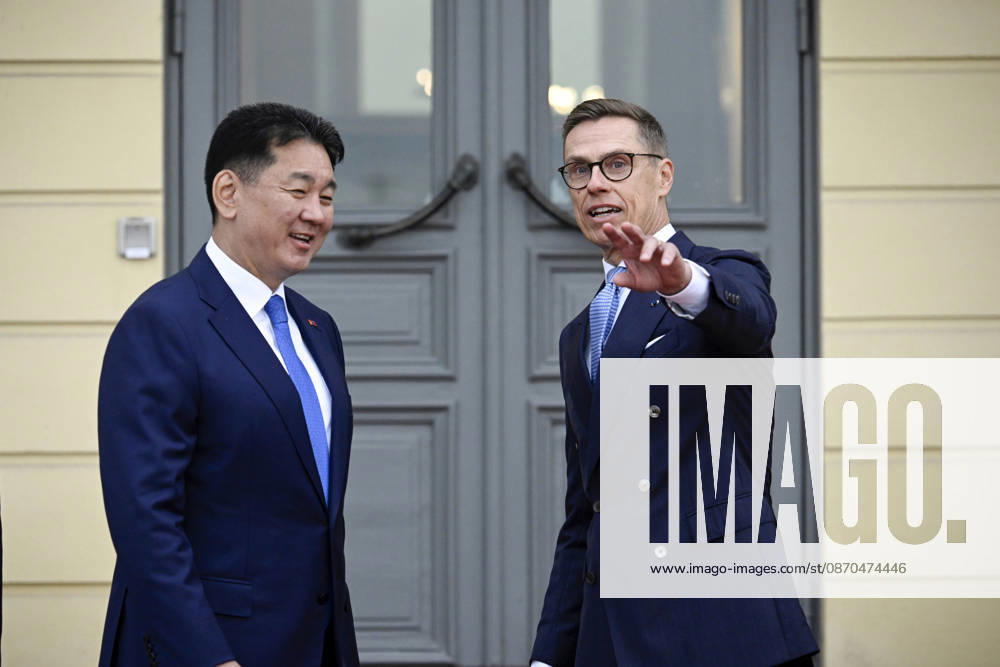 Mongolian President Ukhnaa Khurelsukh (left) and Finnish President Alexander Stubb outside the Presidential Palace during the welcoming ceremony of the visit of the President of Mongolia in Helsinki, Finland on October 23, 2026. - MARKKU ULANDER Helsinki Finland