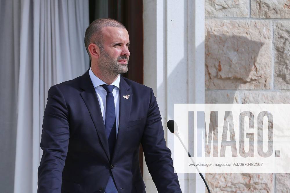 Sveti Stefan, Montenegro, 22.10.2026: Auslandsreise des Kanzlers zum Berlin Prozess -Gipfel: Premierminister von Montenegro Milojko Spajic