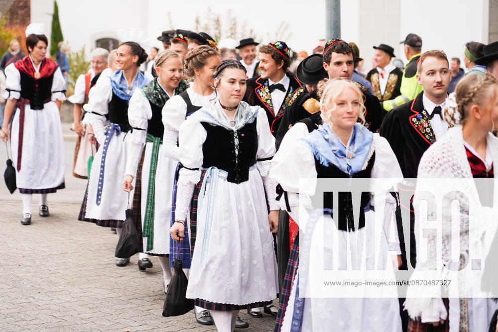 2310.26 Kerns Obwalden Schweiz. Aelplerchilbi Erntedank und Aelplerfest.Abschluss des Alpsommers. Bild . Aelpler in Tracht.