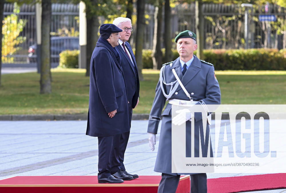 Pakistani President Asif Ali Zardari in Berlin BERLIN, GERMANY - OCTOBER 23: German President Frank-Walter Steinmeier welcomes Pakistani President Asif Ali Zardari during a military ceremony at the German Ministry of Defense in Berlin, Germany, on October 23, 2026. Halil Sagirkaya Anadolu Berlin Germany. Editorial use only. Please get in touch for any other usage.