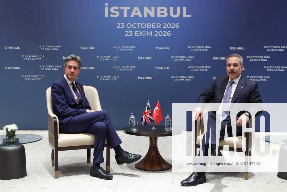 Hakan Fidan - Ed Miliband meeting in Istanbul ISTANBUL, TURKIYE - OCTOBER 23: Turkish Foreign Minister Hakan Fidan (R) meets with British Foreign Minister Ed Miliband on the sidelines of the R4 (Turkiye, Egypt, Pakistan and Saudi Arabia) and R4+E3 (United Kingdom, Germany and France) Foreign Ministers Meetings in Istanbul, Turkiye, on October 23, 2026. Mustafa Hatipoglu Anadolu Istanbul Turkey. Editorial use only. Please get in touch for any other usage.