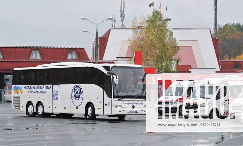 Belarus Russia Ukraine Military Operation POWs Exchange 9271127 23.10.2026 Emergency cars are seen during a prisoner-of-war exchange between Russia and Ukraine at the Novaya Guta checkpoint in Gomel Region, Belarus. Russia and Ukraine on October 23 complete a swap of 270 prisoners of war each. A humanitarian action to reunite Russian and Ukrainian families also takes place, a total of seven people return to Russia, including a married couple, and six families travel to Ukraine. Yuri Kochetkov Sputnik Gomel region Belarus