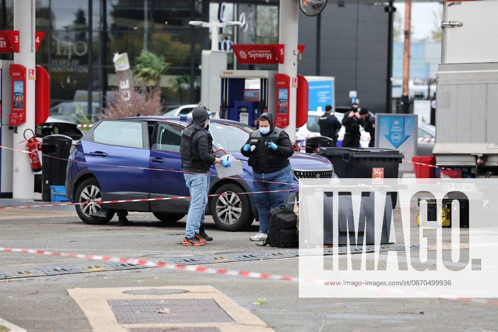 SHOOTER IN TRAPPES PHOTO: LE PARISIEN Arnaud Journois PARIS, OCTOBER 23, 2026 Trappes, Yvelines, on October 23, 2026 Shooting at the Esso station in Trappes Photo: Le Parisien Arnaud Journois Trappes, Paris, October 23, 2026 One person was killed and four others were wounded when shots were fired from a vehicle in a Parisian suburb on Friday, French authorities said PARIS, France