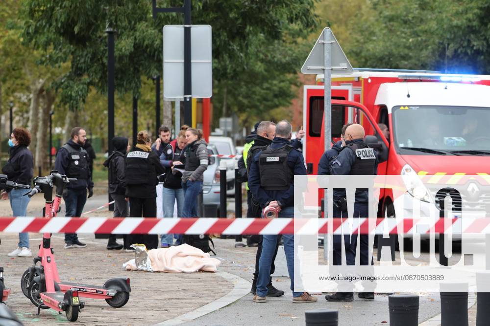 SHOOTER IN TRAPPES PHOTO: QR LE PARISIEN Le Parisien Arnaud Journois PARIS 10 23 2026 Trappes, Yvelines, on October 23, 2026 Shooting at the Esso station in Trappes Photo: Le Parisien Arnaud Journois Trappes, Paris, October 23, 2026 One person was killed and four others were wounded when shots were fired from a vehicle in a Parisian suburb on Friday, French authorities said PARIS, France