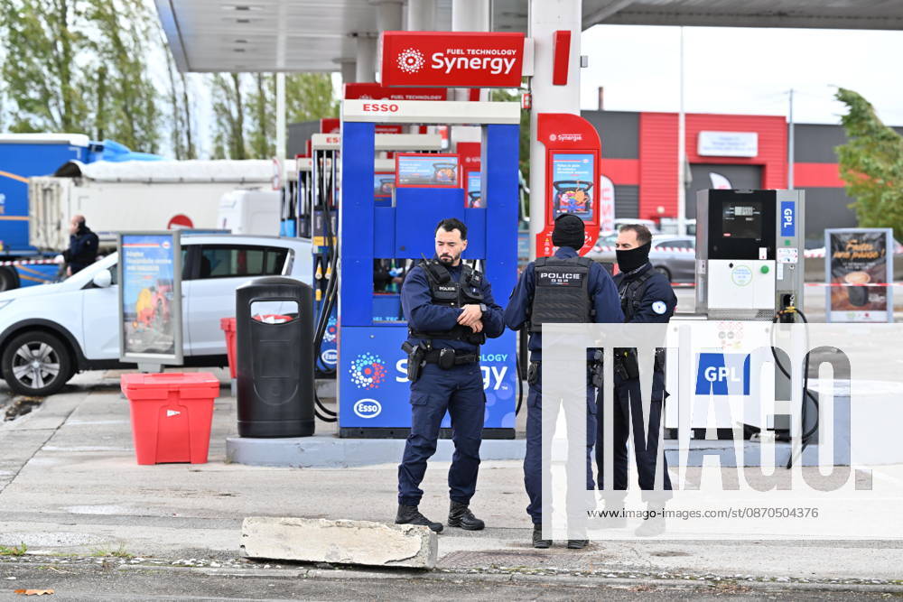 Forensics investigate scene of deadly petrol station drive-by shooting in Paris suburb of Trappes TRAPPES, FRANCE - OCTOBER 23: Forensic officers examine evidence at the site of a petrol station where a gunman opened fire from a vehicle, killing one person and injuring four others, in Trappes, a suburb west of Paris in the Yvelines department, France, on Friday, October 23, 2026. Mayor of Trappes Ali Rabeh confirmed on social media that a gunman fired shots from his car at several individuals across Trappes and nearby La Verriere, while the Yvelines Prefecture and emergency services secured the perimeter as law enforcement apprehended a suspect. Mustafa Yalcin Anadolu Trappes France. Editorial use only. Please get in touch for any other u