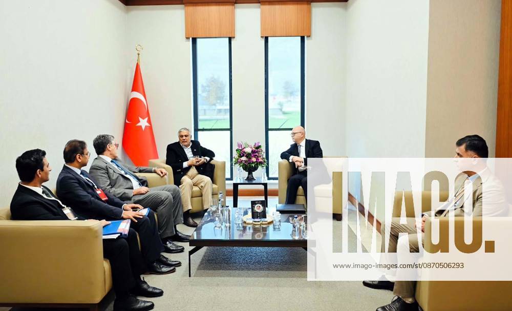 Deputy Prime Minister Foreign Minister of Pakistan Senator Mohammad Ishaq Dar Arrives in Turkiye for R4 + France, Germany, Italy and UK Ministerial Meeting in Istanbul Pakistan - ZUMAas3_ 20261023_zaf_as3_002