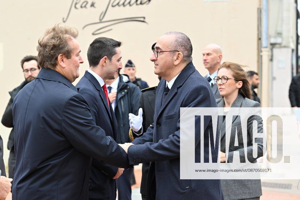 1 killed, 4 injured after gunman opens fire in northern France TRAPPES, FRANCE - OCTOBER 23: French Interior Minister Laurent Nunez arrives at the town hall of Trappes in the Yvelines department near Paris, France on Friday, October 23, 2026. Minister Nunez convened with Trappes Mayor Ali Rabeh and senior police officials near the incident site to review law enforcement measures following a drive-by shooting in Trappes and La Verriere that killed one person and injured four others. Mustafa Yalcin Anadolu Trappes France. Editorial use only. Please get in touch for any other usage.