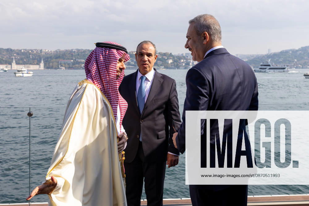 R4 Foreign Ministers Meeting in Istanbul ISTANBUL, TURKIYE - OCTOBER 23: Turkish Foreign Minister Hakan Fidan (R) meets with Pakistani Foreign Minister Muhammad Ishaq Dar (not seen), Egyptian Foreign Minister Badr Abdelatty (C), and Saudi Arabian Foreign Minister Faisal bin Farhan Al Saud (L) on the sidelines of R4 Foreign Ministers Meeting, bringing together Turkiye, Egypt, Pakistan and Saudi Arabia, hosted by Fidan in Istanbul, Turkiye, on October 23, 2026. Mustafa Hatipoglu Anadolu Istanbul Turkey. Editorial use only. Please get in touch for any other usage.