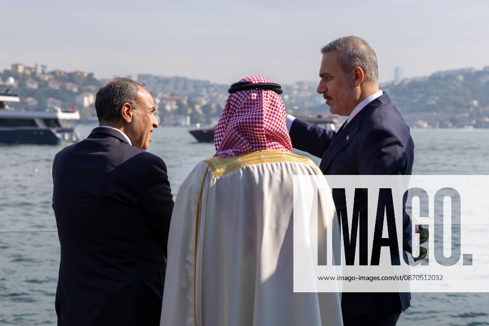 R4 Foreign Ministers Meeting in Istanbul ISTANBUL, TURKIYE - OCTOBER 23: Turkish Foreign Minister Hakan Fidan (R) meets with Pakistani Foreign Minister Muhammad Ishaq Dar (not seen), Egyptian Foreign Minister Badr Abdelatty (L), and Saudi Arabian Foreign Minister Faisal bin Farhan Al Saud (C) on the sidelines of R4 Foreign Ministers Meeting, bringing together Turkiye, Egypt, Pakistan and Saudi Arabia, hosted by Fidan in Istanbul, Turkiye, on October 23, 2026. Mustafa Hatipoglu Anadolu Istanbul Turkey. Editorial use only. Please get in touch for any other usage.