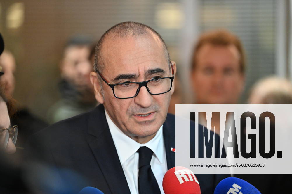 Deadly drive-by shooting attack in Paris suburb of Trappes TRAPPES, FRANCE - OCTOBER 23: France s Interior Minister Laurent Nunez speaks to the press members following a shooting killing at least one person and injuring four others according to police sources, in Trappes, Paris suburb, France on October 23, 2026. Mustafa Yalcin Anadolu Trappes France. Editorial use only. Please get in touch for any other usage.