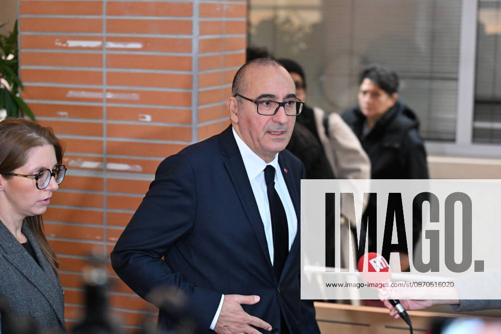 Deadly drive-by shooting attack in Paris suburb of Trappes TRAPPES, FRANCE - OCTOBER 23: France s Interior Minister Laurent Nunez speaks to the press members following a shooting killing at least one person and injuring four others according to police sources, in Trappes, Paris suburb, France on October 23, 2026. Mustafa Yalcin Anadolu Trappes France. Editorial use only. Please get in touch for any other usage.
