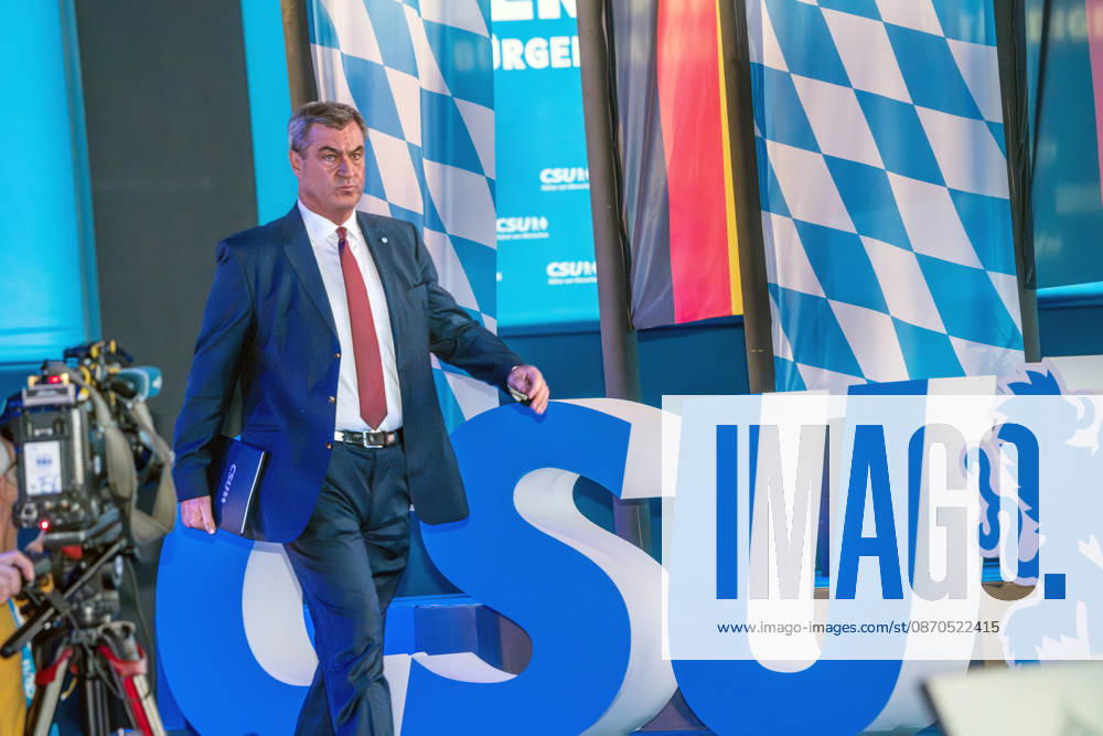 Markus Söder, Bayerischer Ministerpräsident, betritt die Bühne beim CSU-Parteitag, Messe München, 23. Oktober 2026 Deutschland, München, 23. Oktober 2026, Markus Söder, Bayerischer Ministerpräsident, betritt die Bühne beim CSU-Parteitag am 23. und 24. Oktober 2026 in der Messe München, Politiker, Bayern