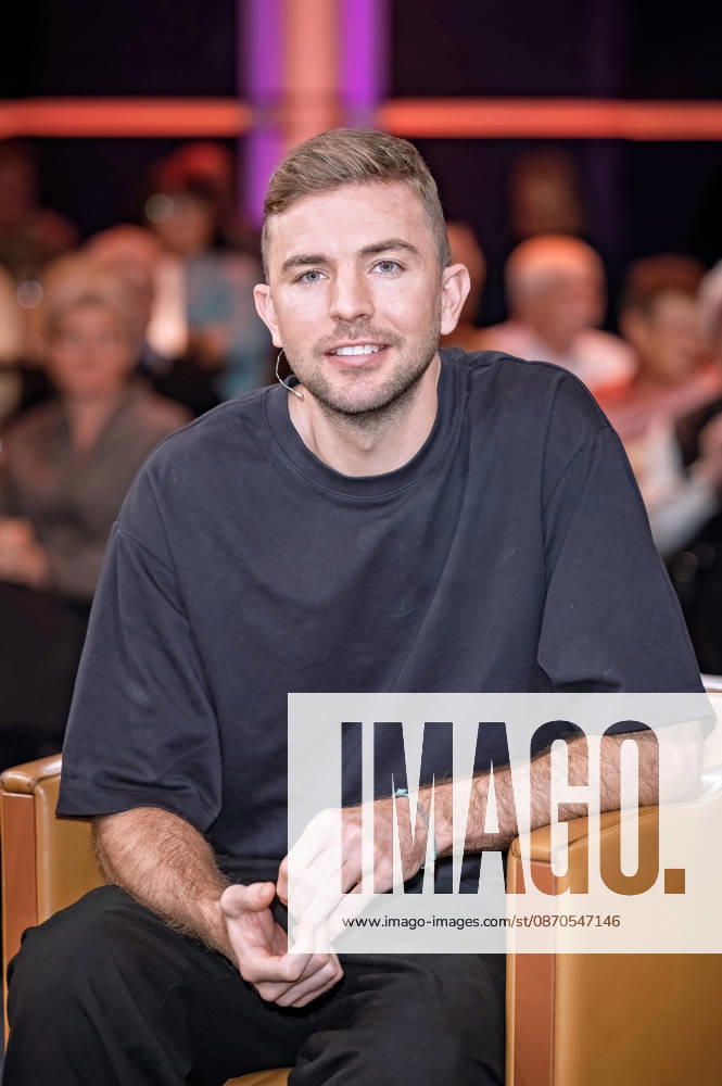 MDR - Riverboat. Schriftsteller und ehemaliger Fussballprofi Christoph Kramer anläßlich der Aufzeichnung der MDR - Talkshow Riverboat am 23.10.2026 in der Mediacity Leipzig. 20261023SFL0010
