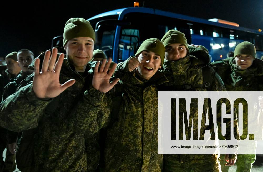 Belarus Russia Ukraine Military Operation POWs Exchange 9271474 23.10.2026 Russian prisoners of war, released from Ukrainian captivity amid Russia s military operation in Ukraine, react upon arrival at an airfield in Moscow region, Russia. Russia and Ukraine on October 23 completed a swap of 270 prisoners of war each. Ilya Pitalev Sputnik Moscow region Russia