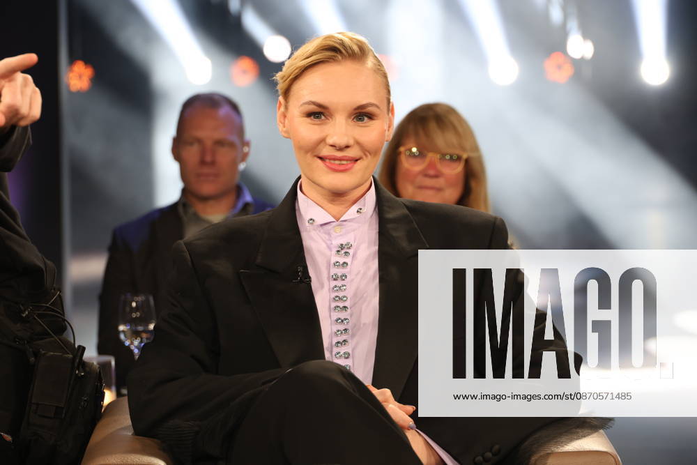 Rosalie Thomass, Schauspielerin, zu Gast in der NDR Talk Show, Fototermin am 23.10.2026 im Fernsehstudio Hamburg-Lokstedt vor der Sendung im 3. Programm des NDR Fernsehen