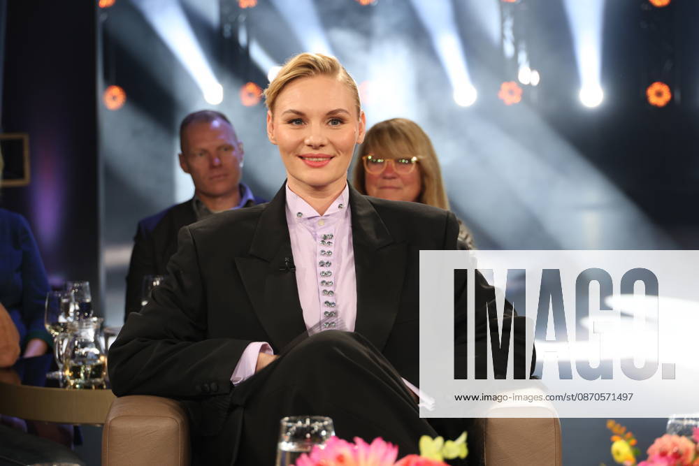 Rosalie Thomass, Schauspielerin, zu Gast in der NDR Talk Show, Fototermin am 23.10.2026 im Fernsehstudio Hamburg-Lokstedt vor der Sendung im 3. Programm des NDR Fernsehen